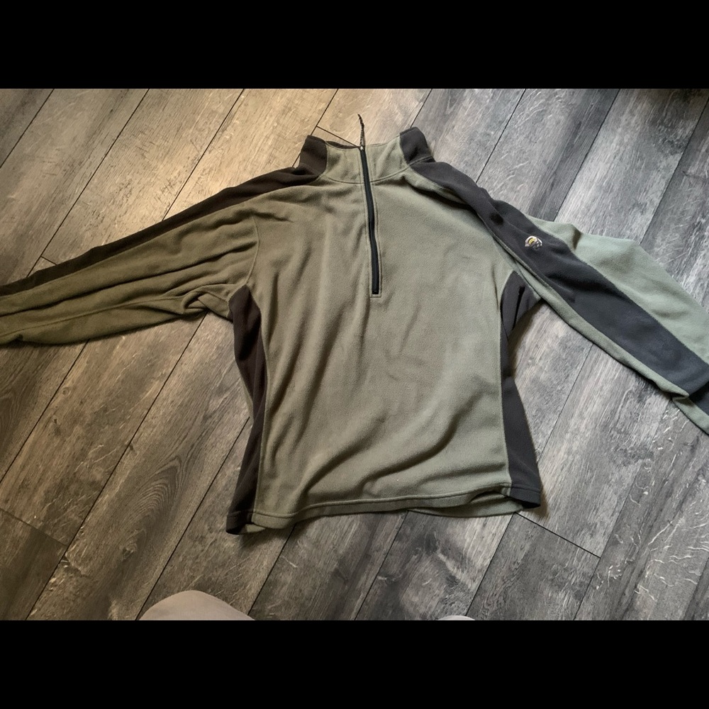 Mountain Hardware light weight fleece